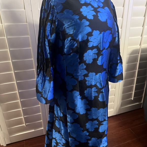 Elegant Blue Floral Dress - Picture 3 of 13